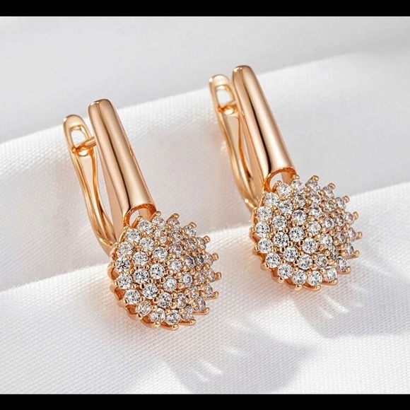 - Gorgeous earrings with Swarovski elements - Picture 7 of 13